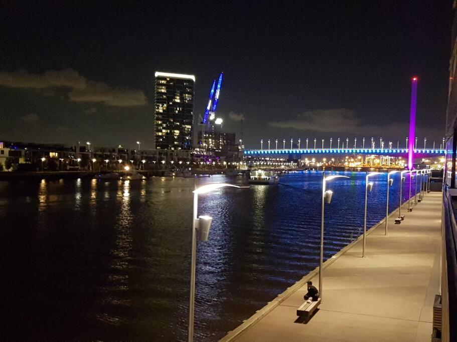 Melbourne Docklands Riverside Views Ngoại thất bức ảnh